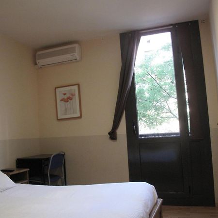 Hostal Lk Barcelona Buitenkant foto