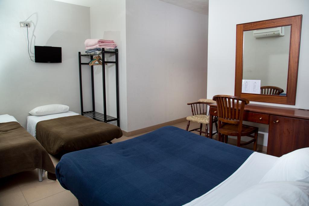 Hostal Lk Barcelona Buitenkant foto