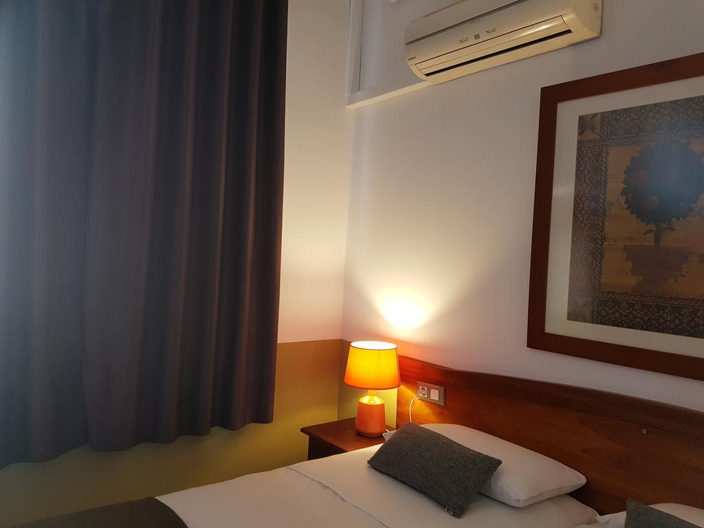 Hostal Lk Barcelona Buitenkant foto