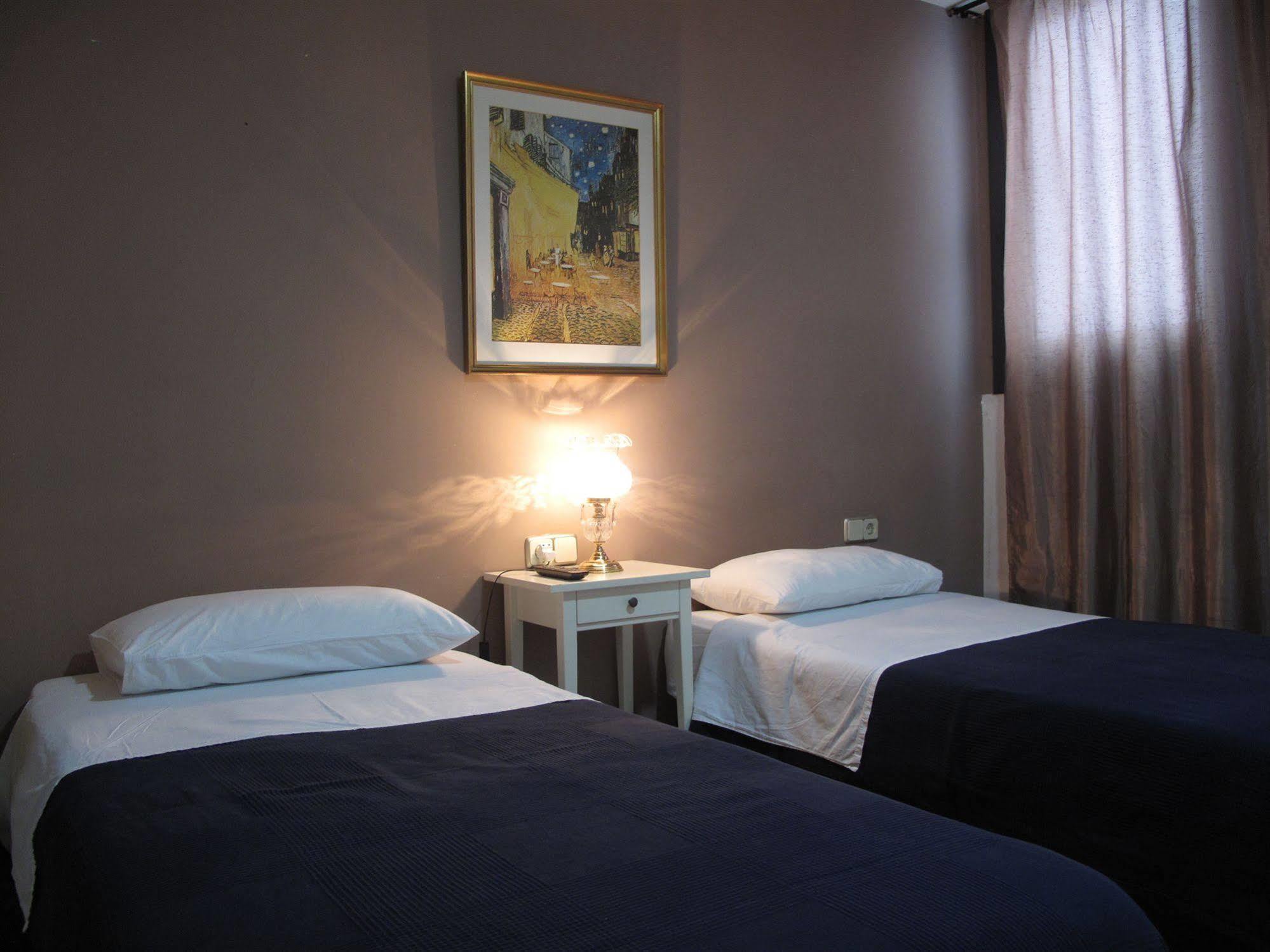 Hostal Lk Barcelona Buitenkant foto