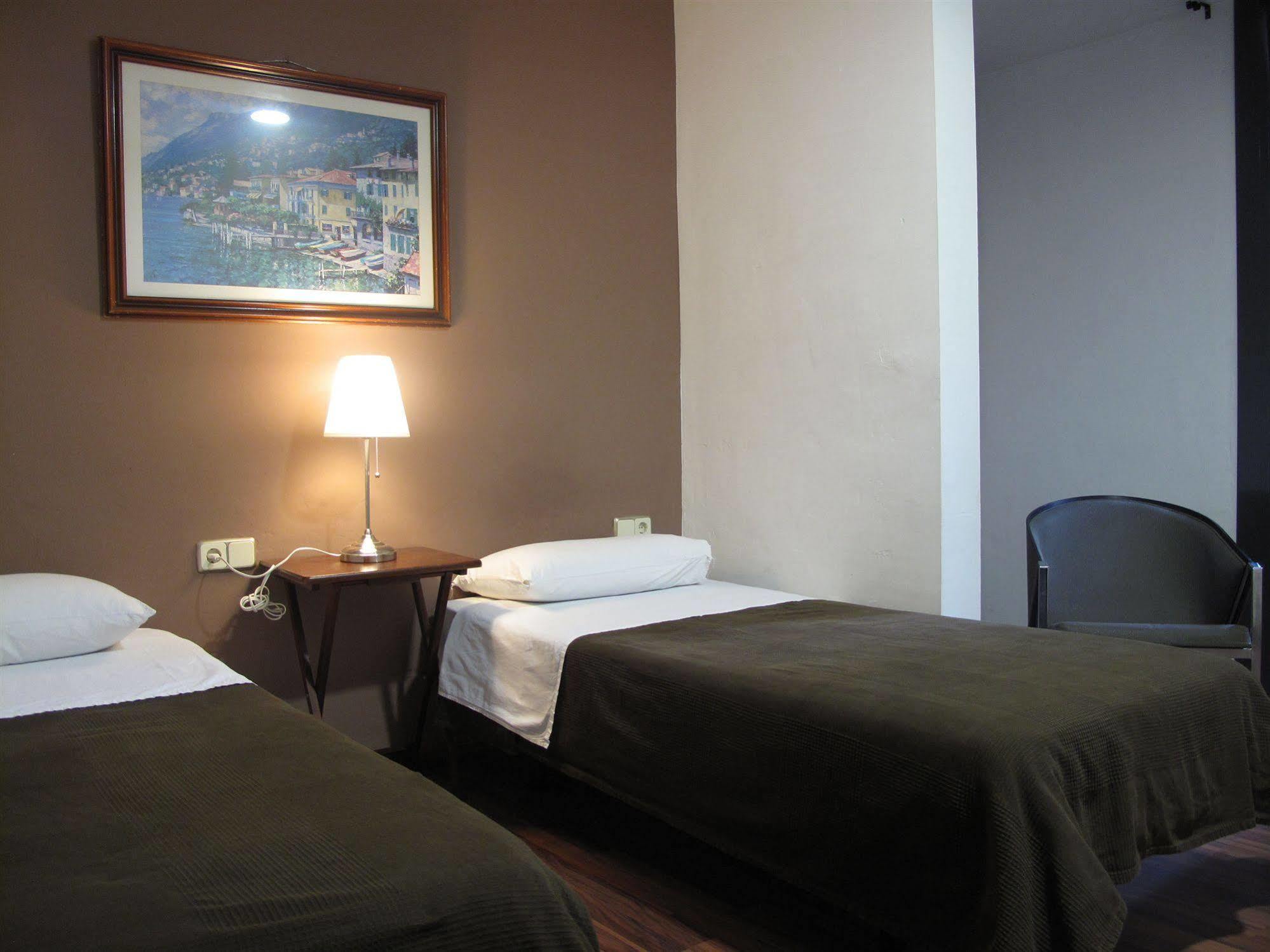Hostal Lk Barcelona Buitenkant foto