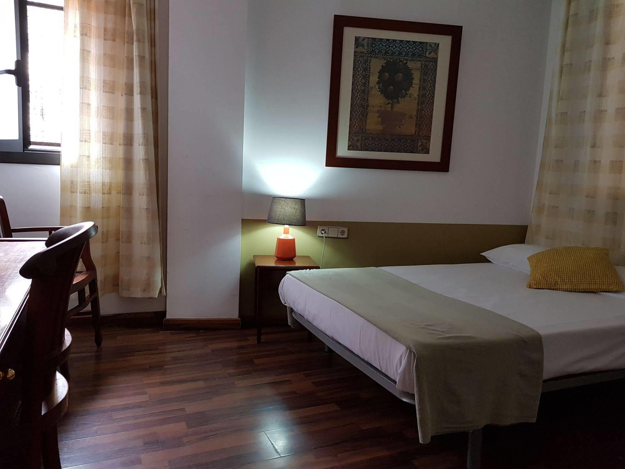 Hostal Lk Barcelona Buitenkant foto